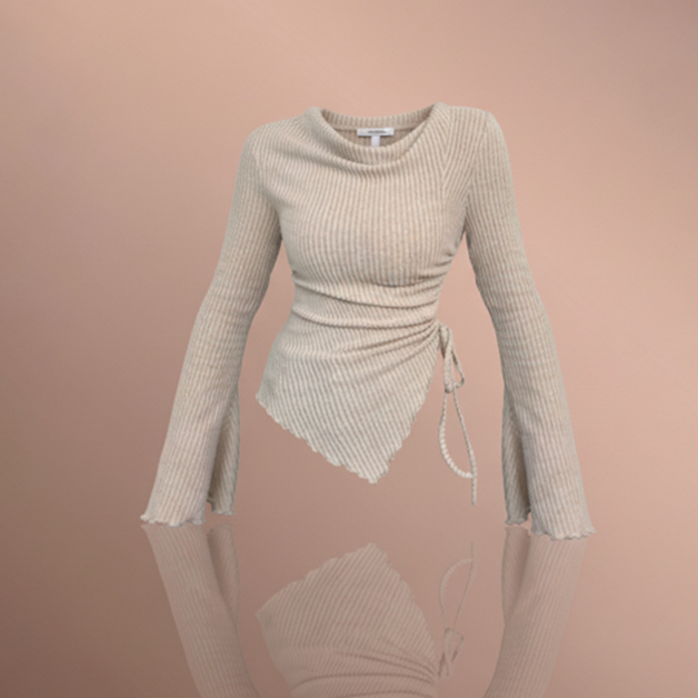 تي شيرت بياقة عالية تي شيرت بياقة عالية