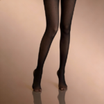 جوارب سوداء شفافة