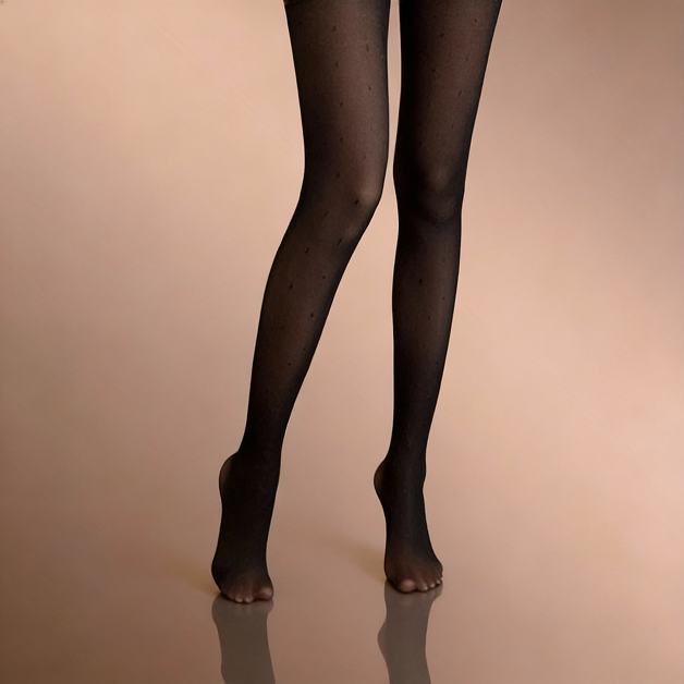 جوارب سوداء شفافة جوارب سوداء شفافة